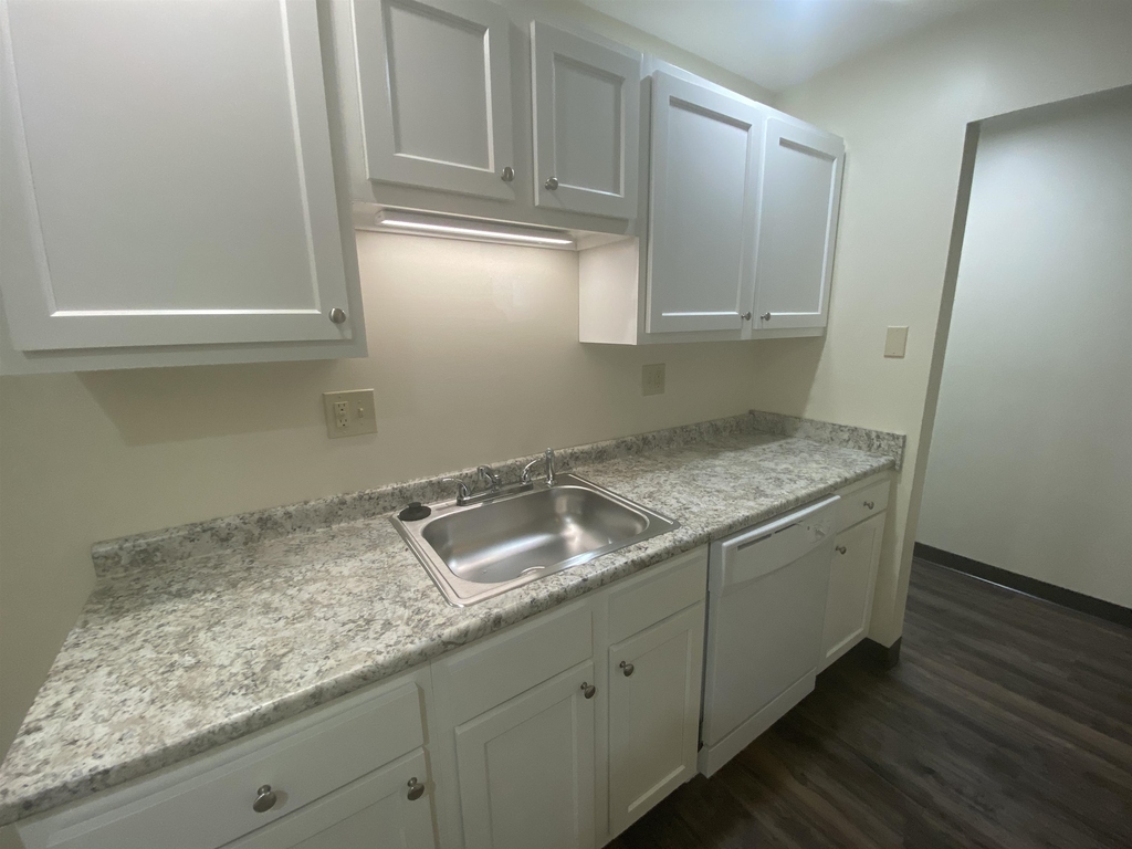 133 Eastern - Photo 7