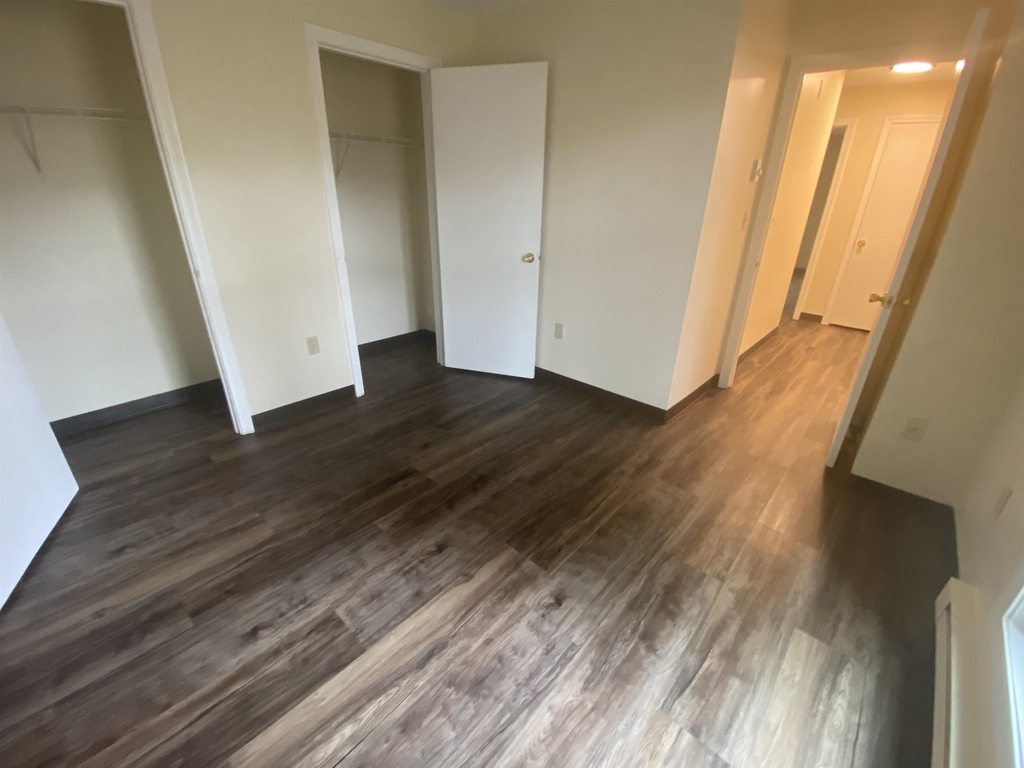 133 Eastern - Photo 12