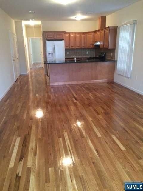 538 Hamilton - Photo 2