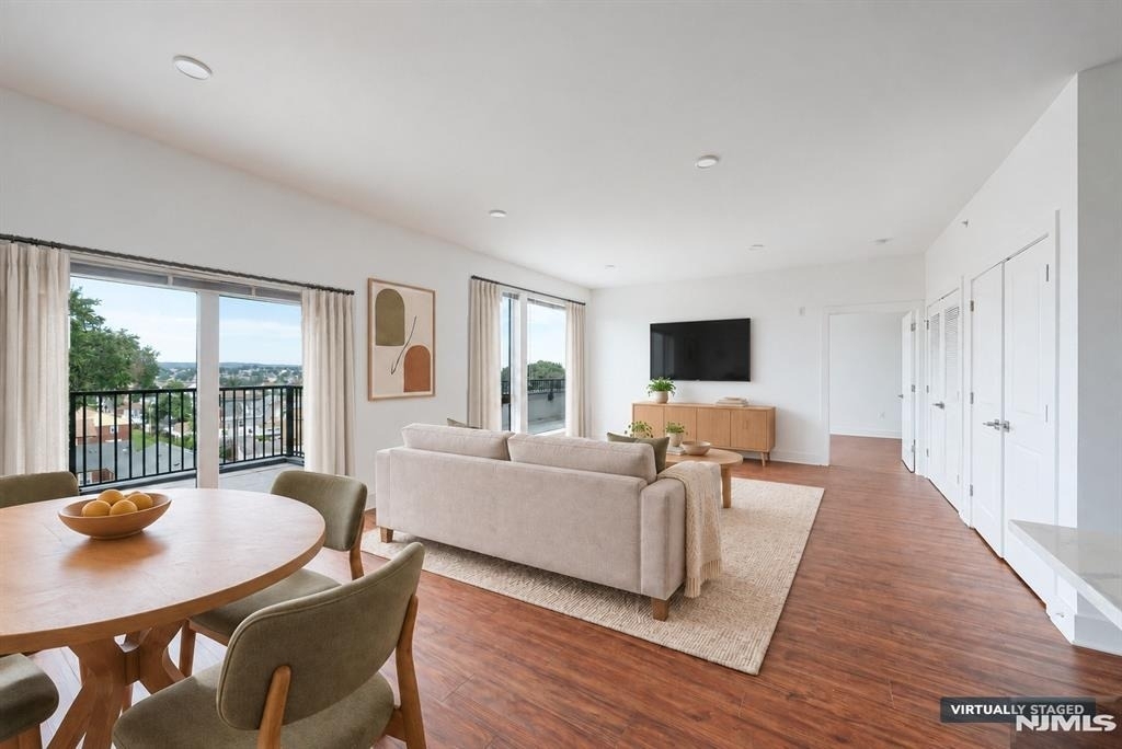 77 Ridge - Photo 3