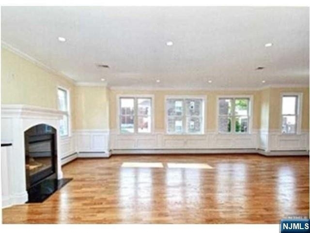 452 Grand - Photo 2
