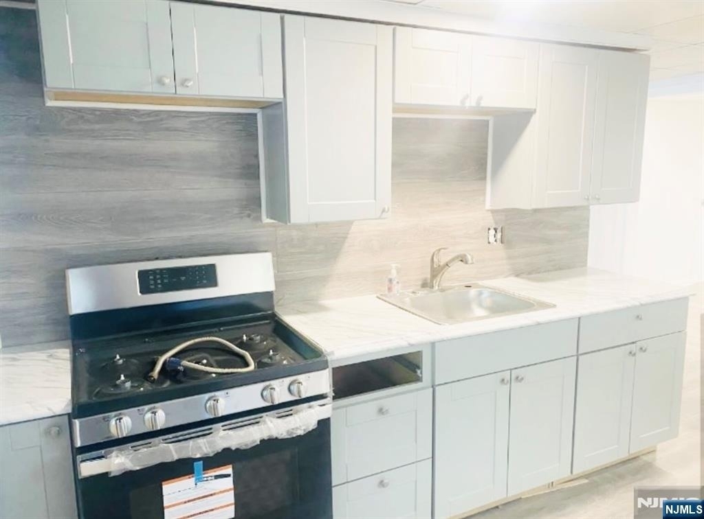 96 Main - Photo 3