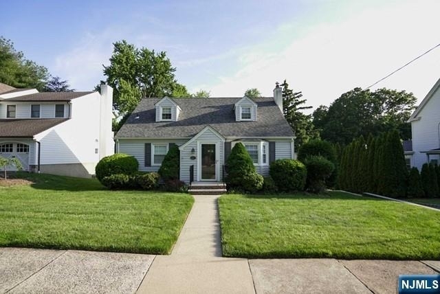 237 Glen - Photo 0