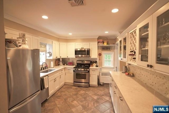237 Glen - Photo 1