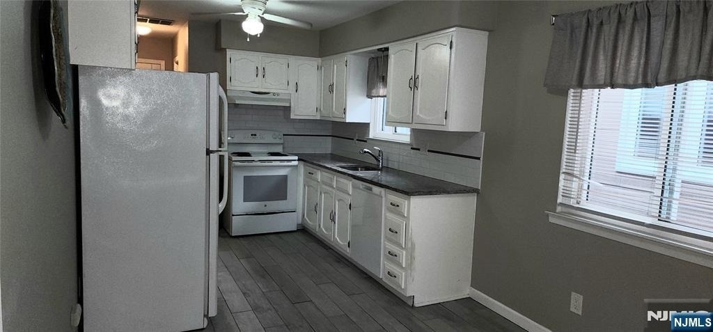 629 Sussex - Photo 3