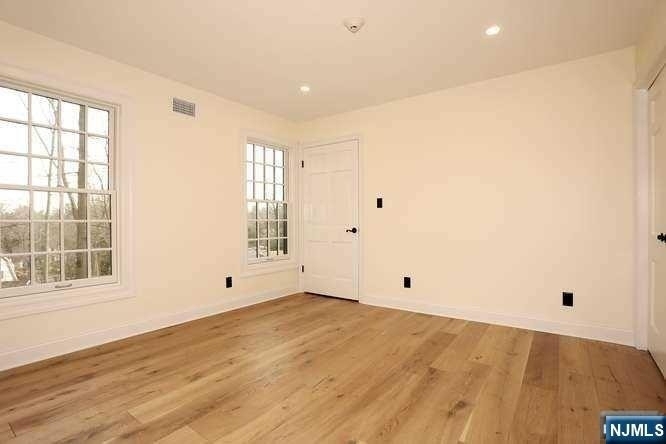 44 W Hill - Photo 5