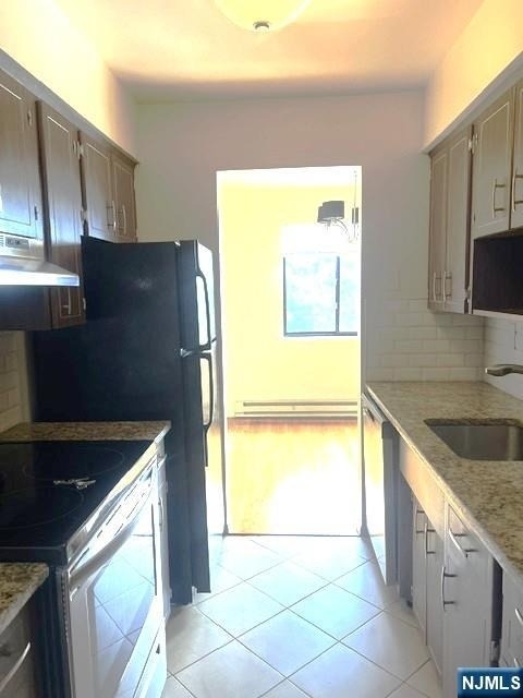 123 Grove - Photo 2