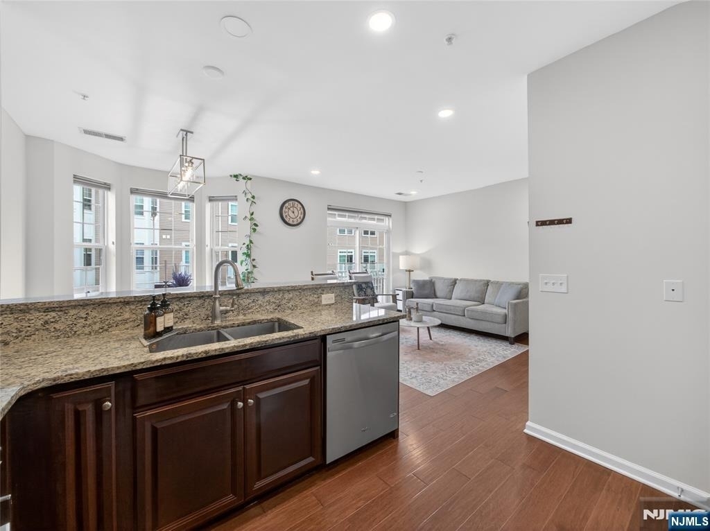 15 Wesmont - Photo 14