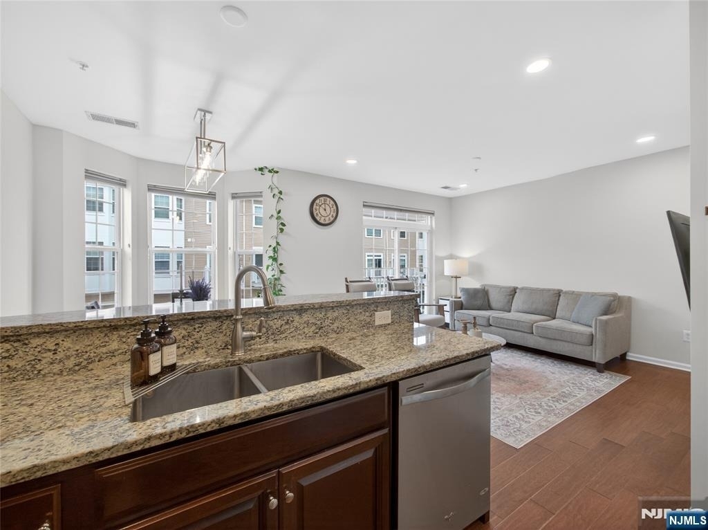 15 Wesmont - Photo 17