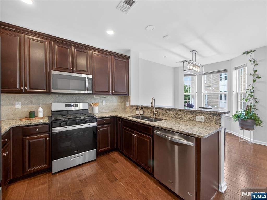 15 Wesmont - Photo 13