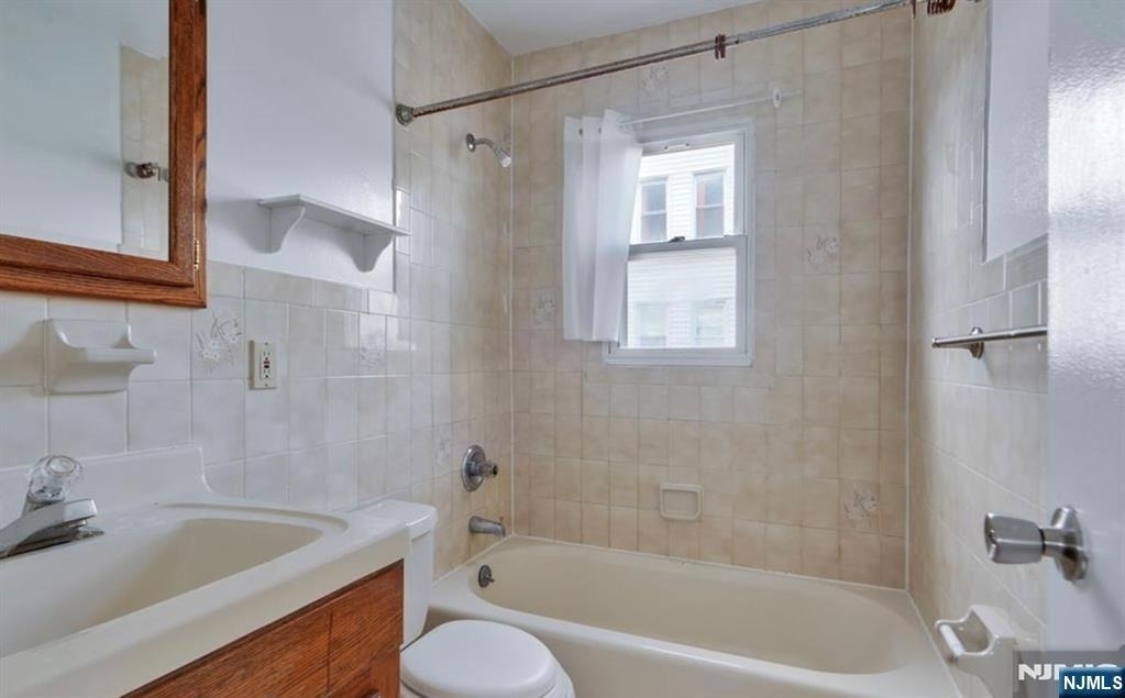376 Harrison - Photo 4