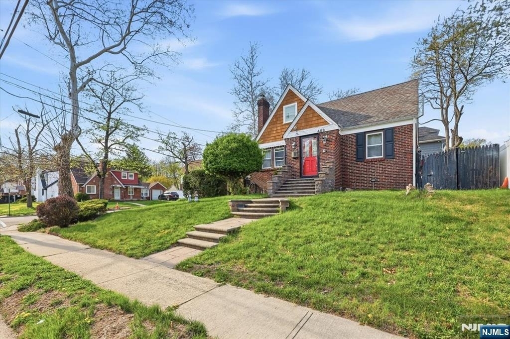 409 Tryon - Photo 1