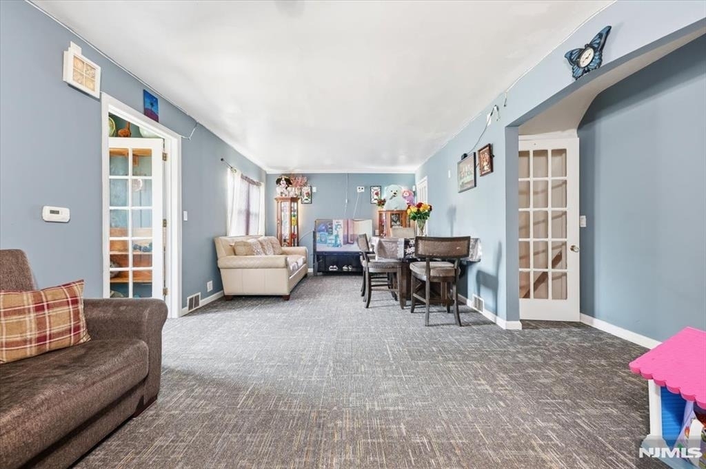 409 Tryon - Photo 6