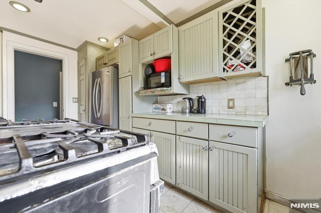 409 Tryon - Photo 10
