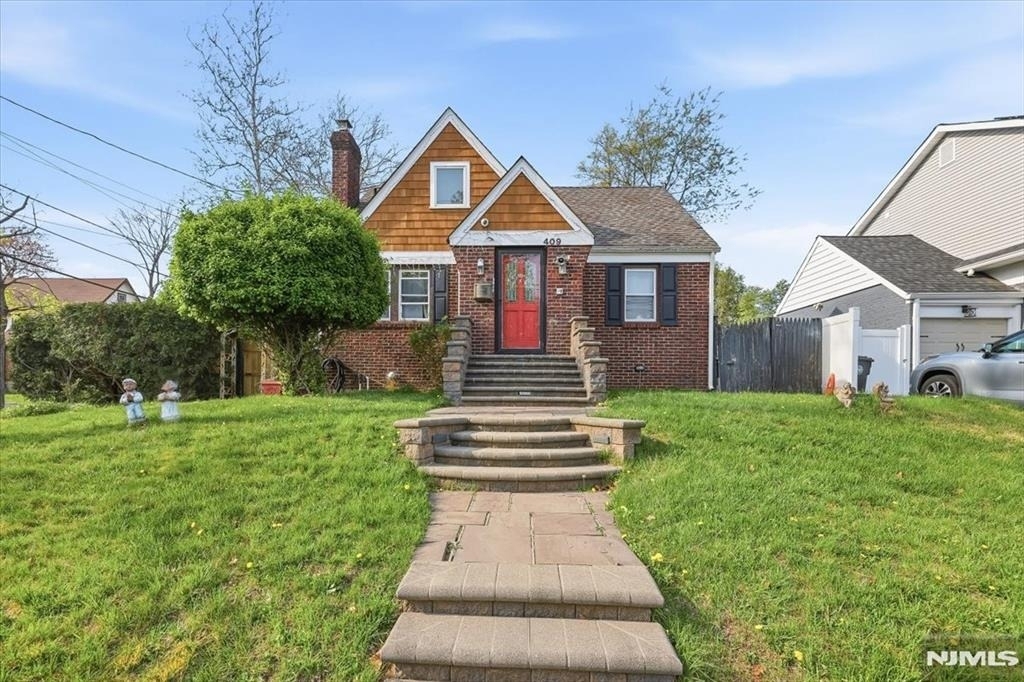 409 Tryon - Photo 0