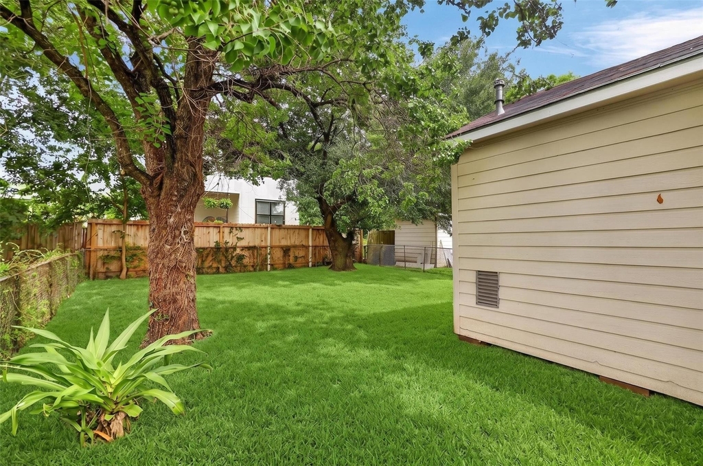 1315 E 33rd Street - Photo 28