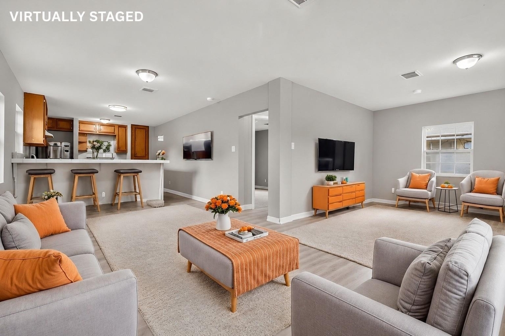 1315 E 33rd Street - Photo 2