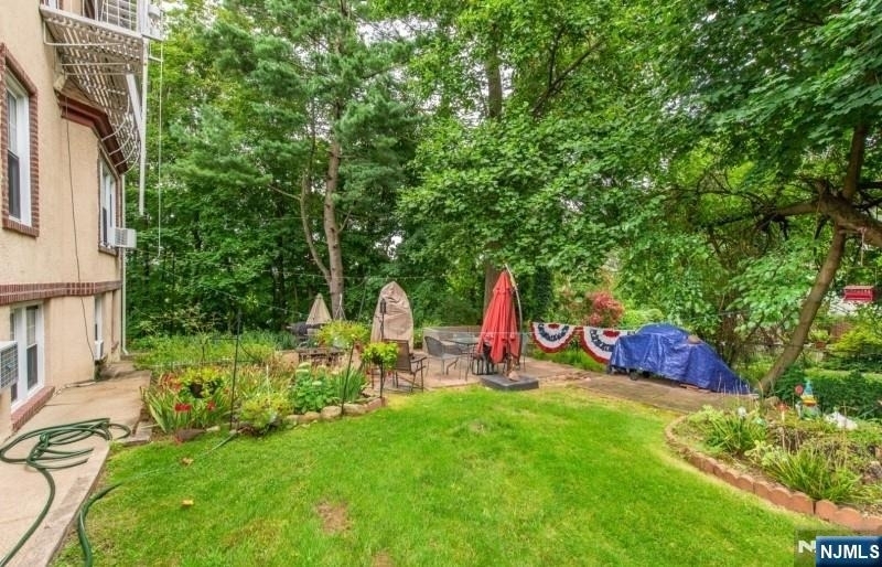 818 Summit - Photo 8