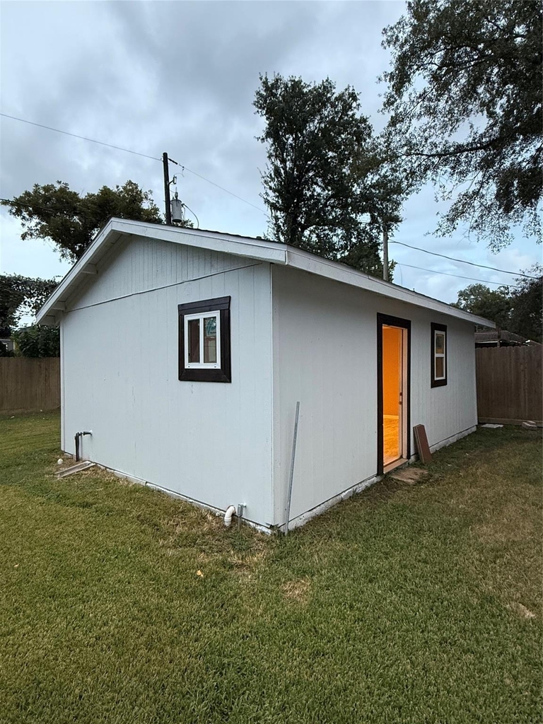 430 Sedgwick Drive - Photo 5
