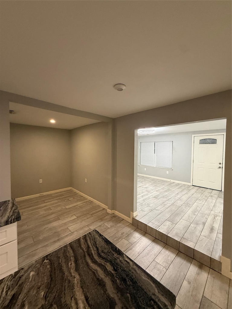 430 Sedgwick Drive - Photo 4