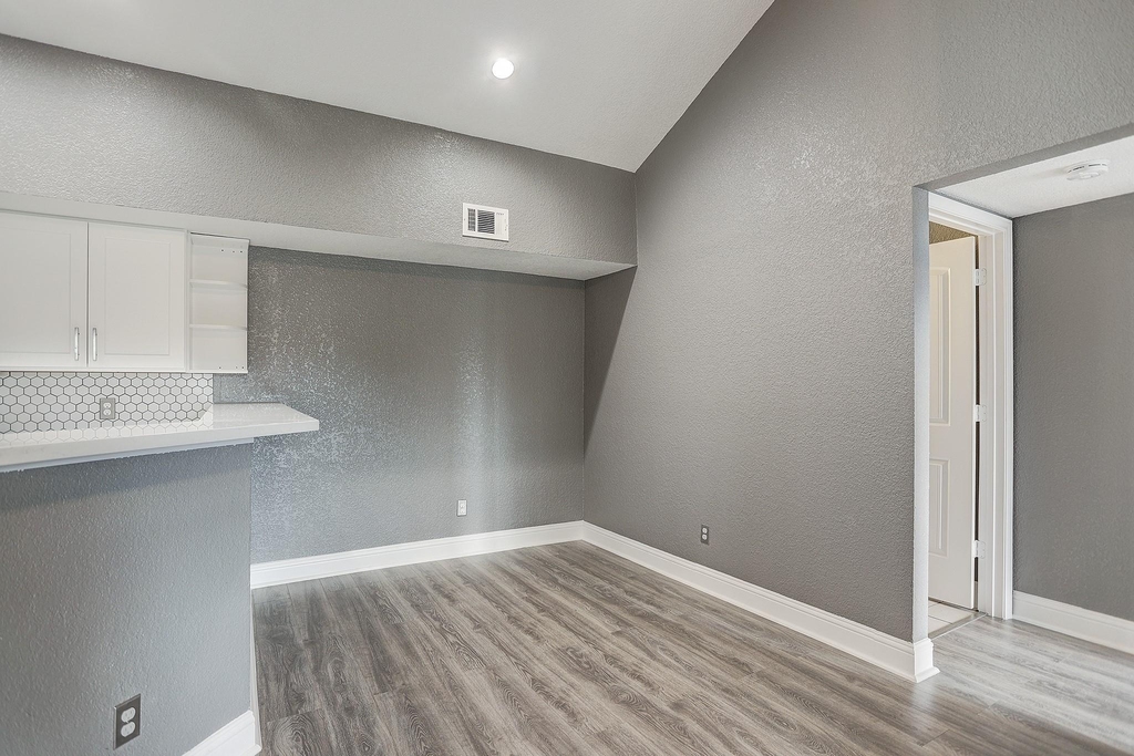 2121 El Paseo Street - Photo 7
