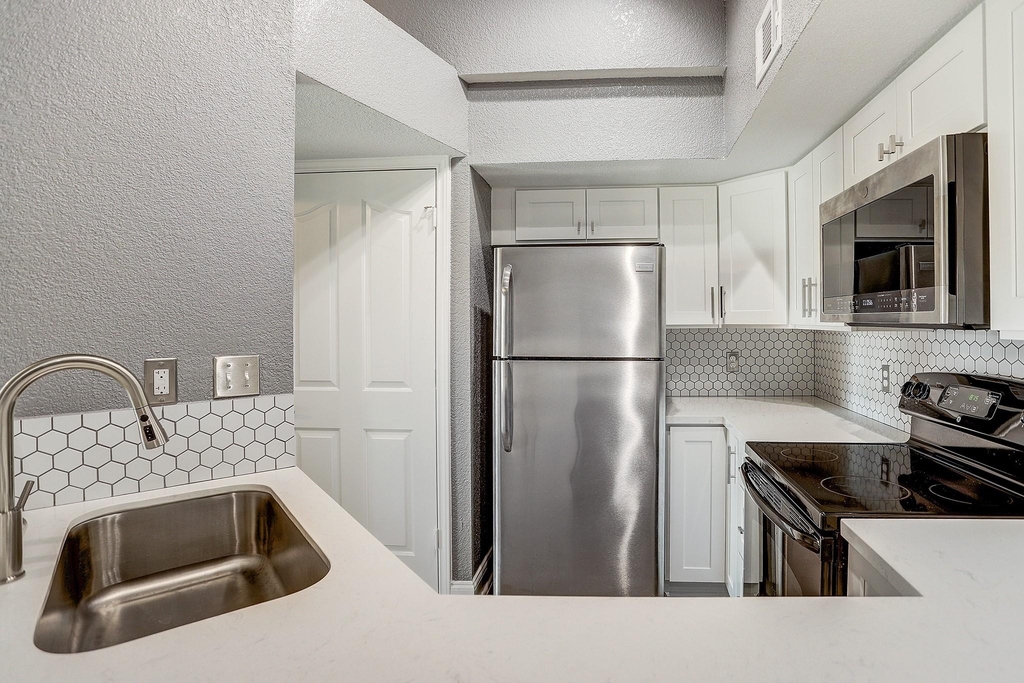 2121 El Paseo Street - Photo 12