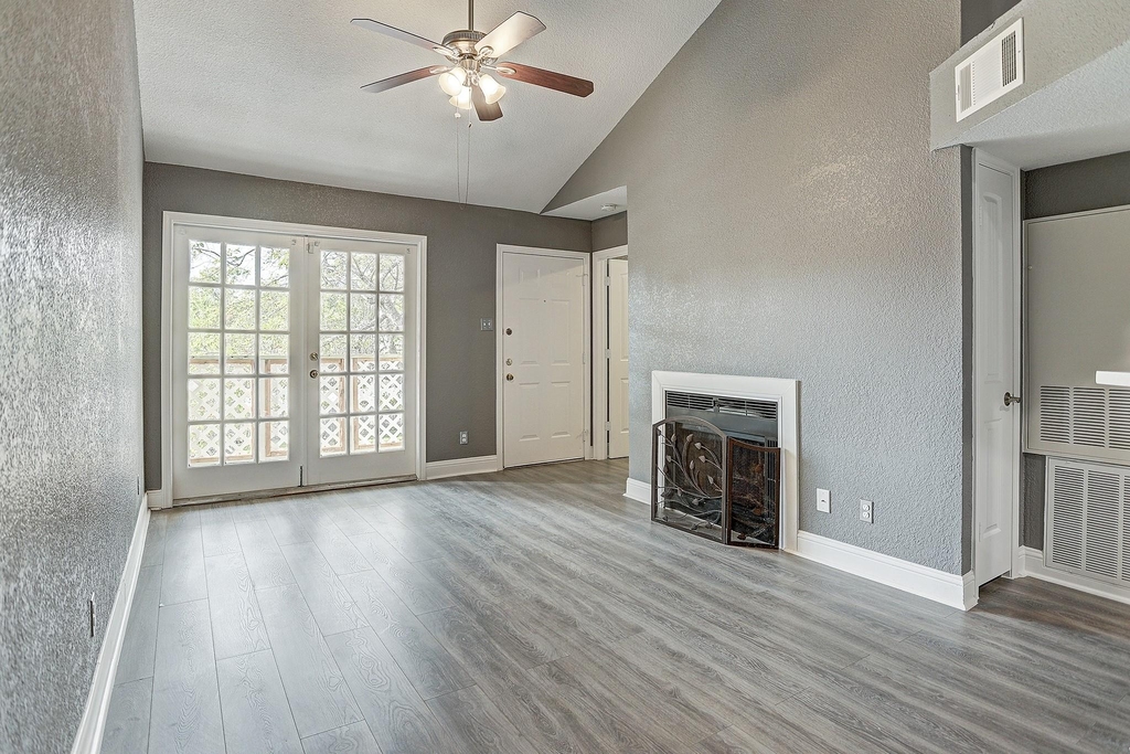 2121 El Paseo Street - Photo 9