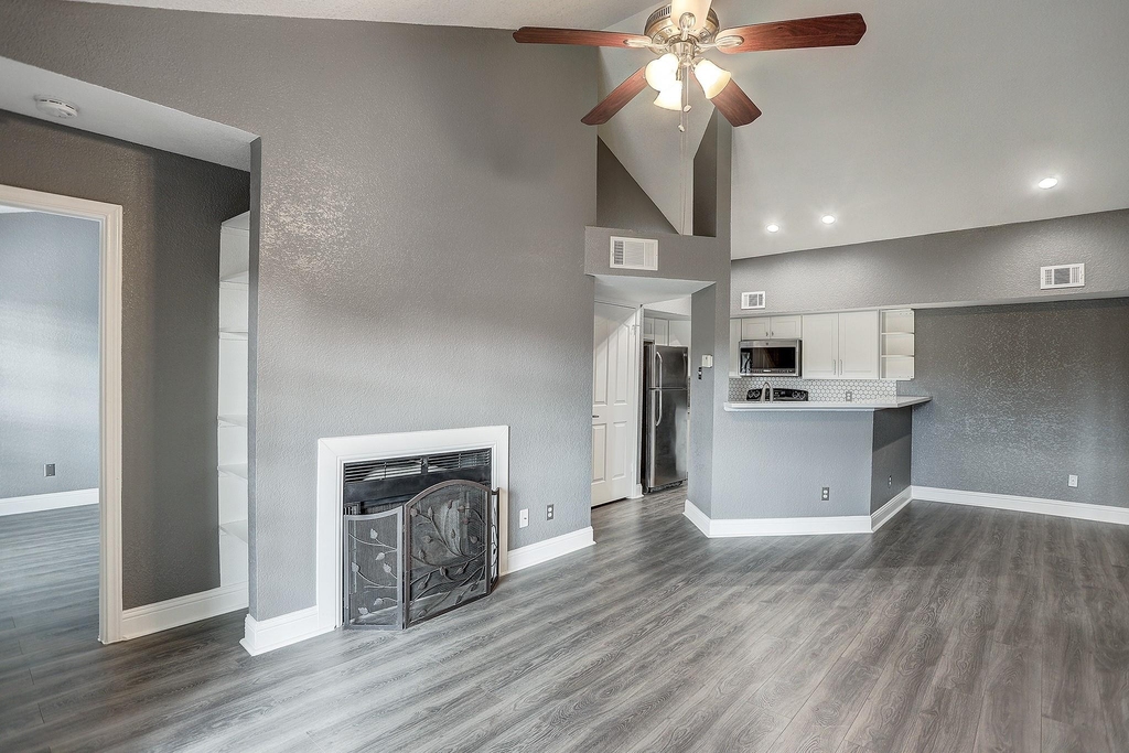 2121 El Paseo Street - Photo 6