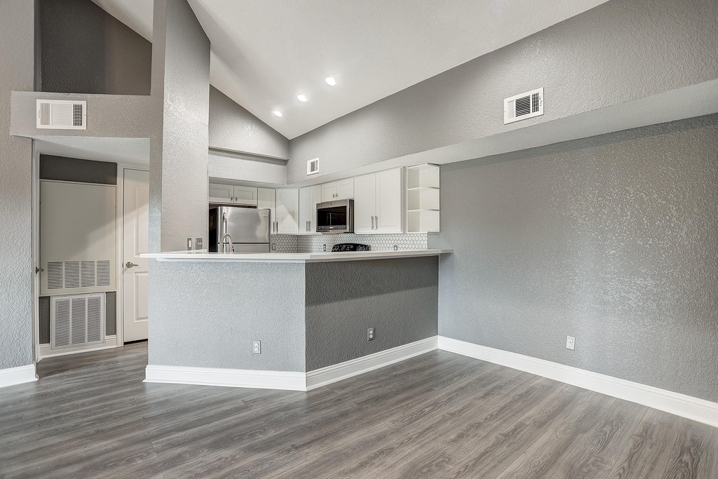 2121 El Paseo Street - Photo 8