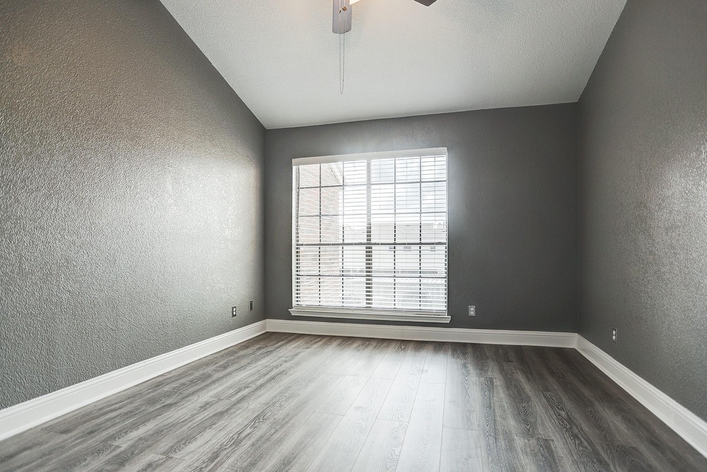 2121 El Paseo Street - Photo 15