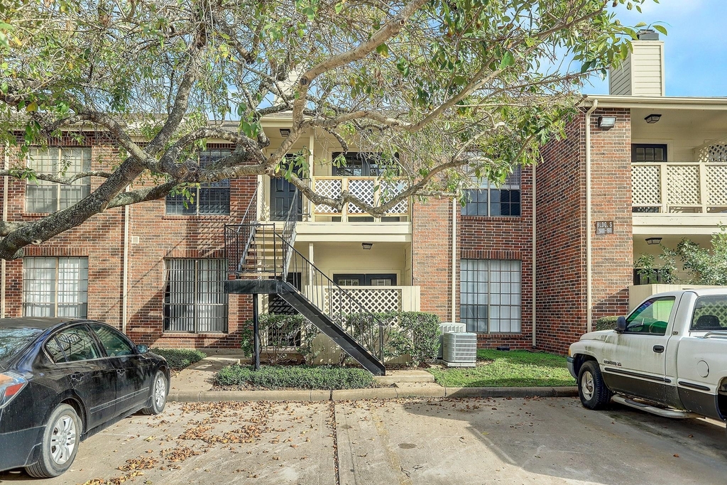2121 El Paseo Street - Photo 3