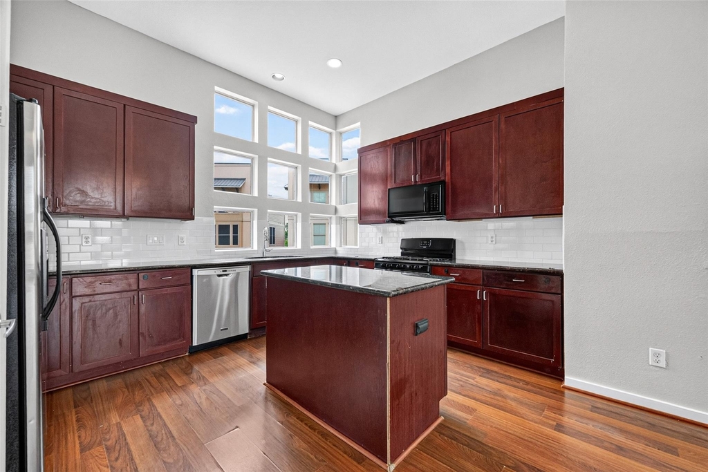 2352 Sperber Lane - Photo 10