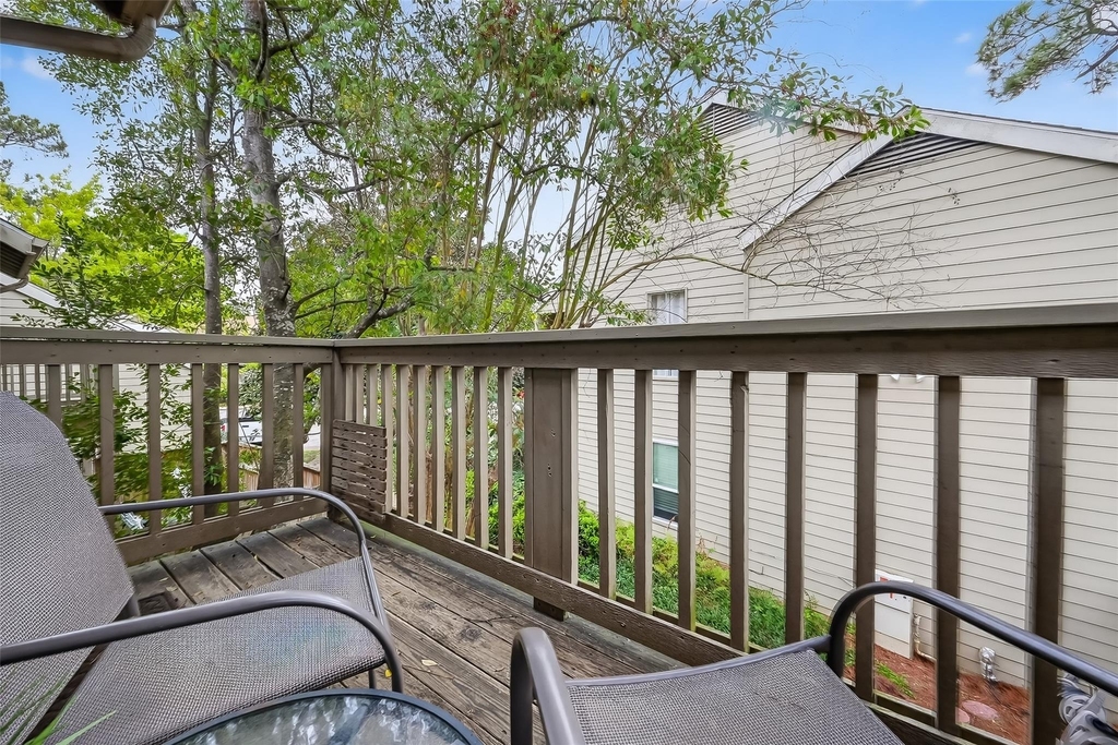 2100 Tanglewilde Street - Photo 31