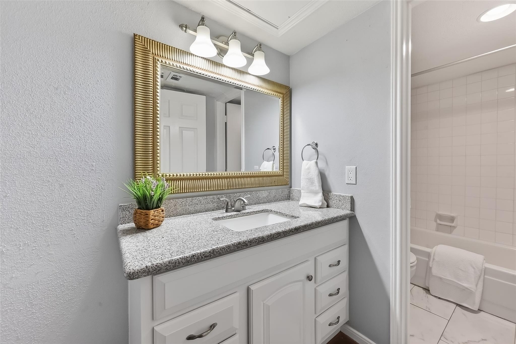 2100 Tanglewilde Street - Photo 20