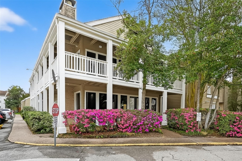 2100 Tanglewilde Street - Photo 34