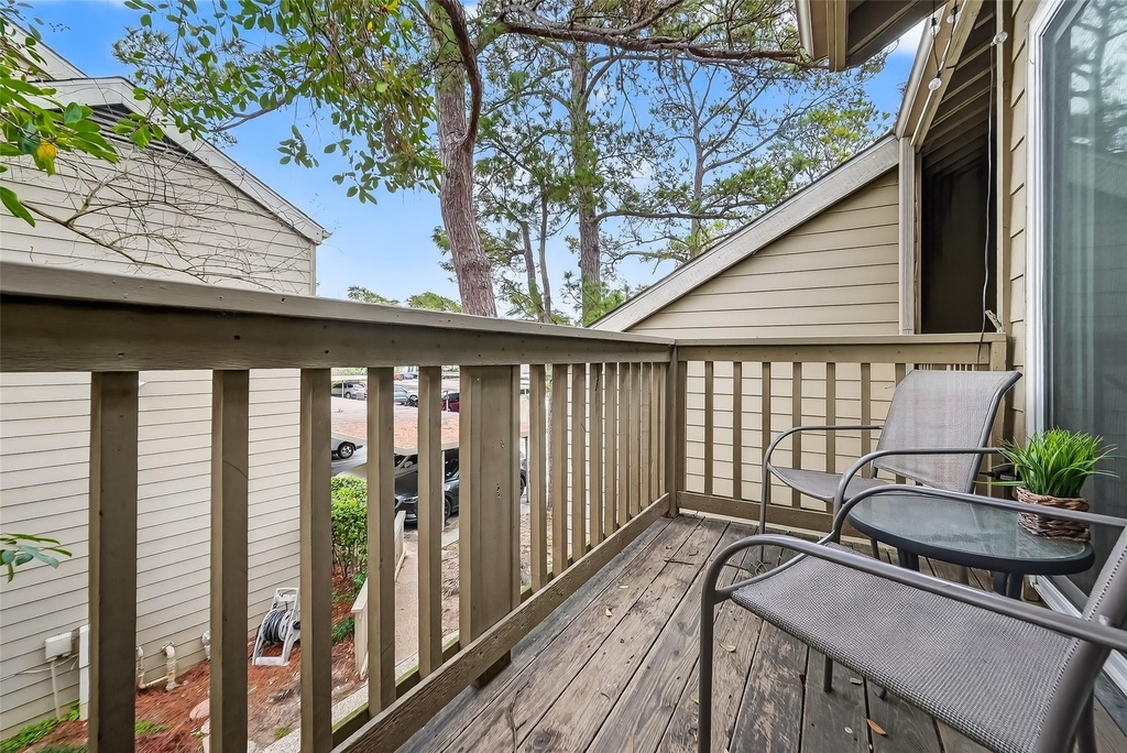 2100 Tanglewilde Street - Photo 2