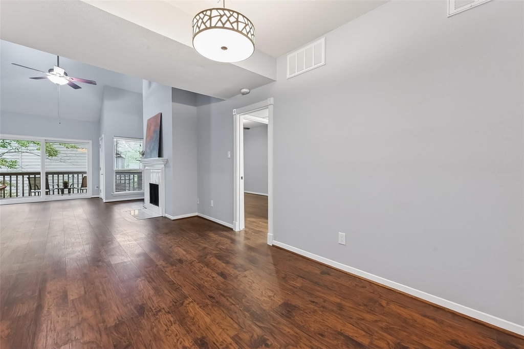 2100 Tanglewilde Street - Photo 16