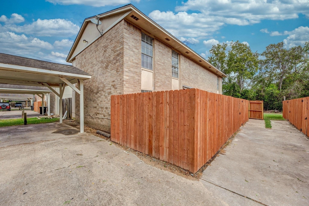 1912 Avenue B - Photo 1