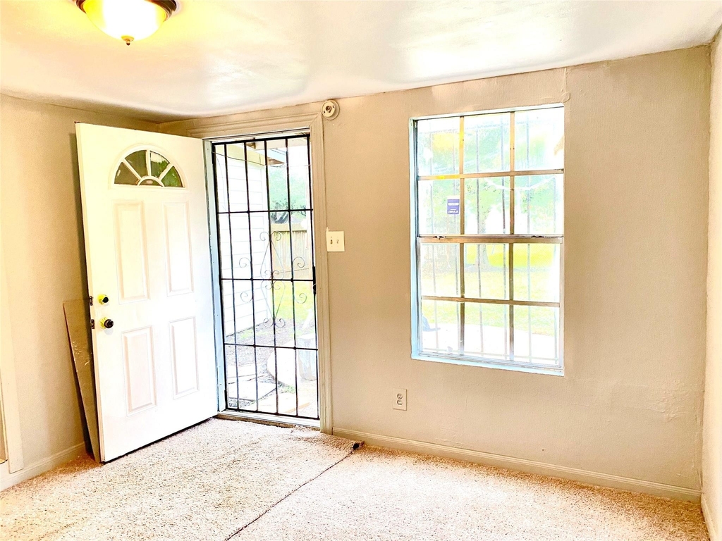 7603 Greendown Street - Photo 3