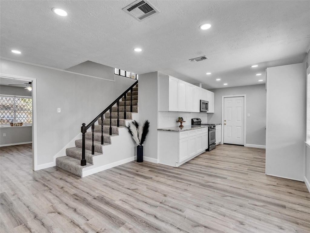 2305 Peach Lane - Photo 8