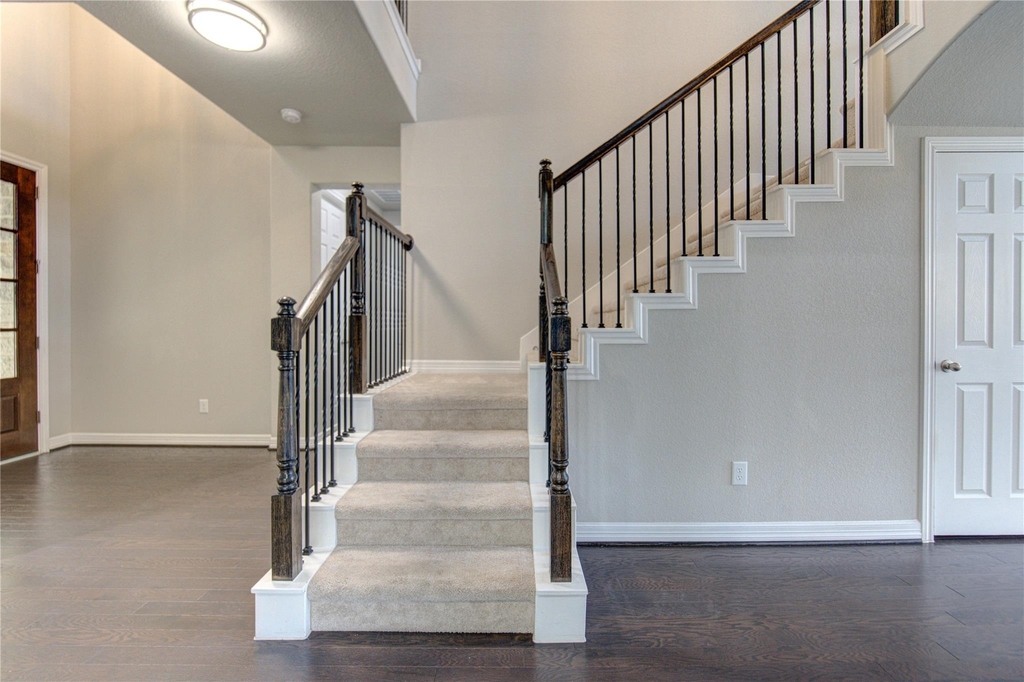 28918 Woods Rose Court - Photo 4