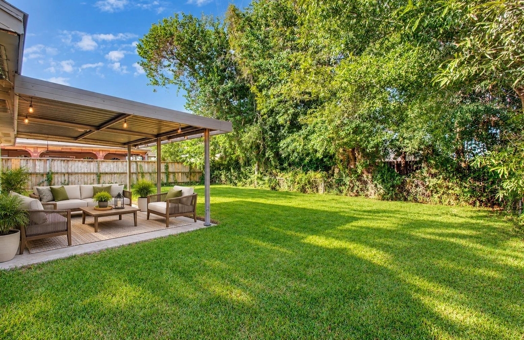 9843 Ribbonwood Street - Photo 21