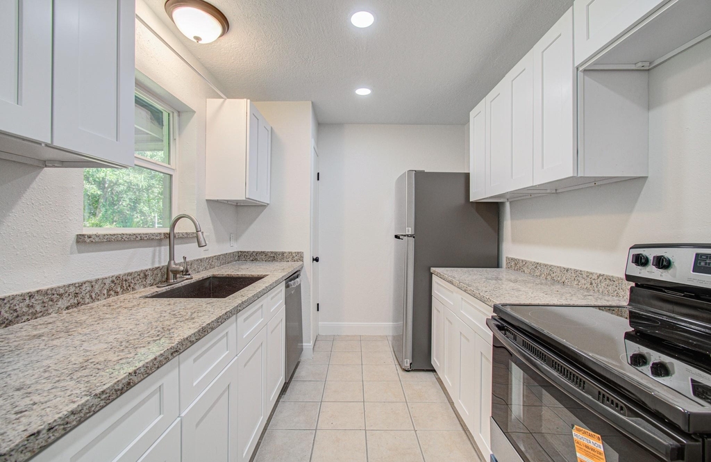9843 Ribbonwood Street - Photo 9