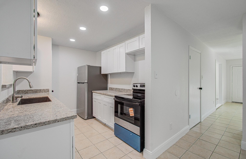 9843 Ribbonwood Street - Photo 10