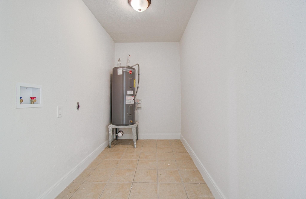 9843 Ribbonwood Street - Photo 18