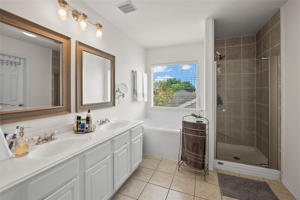 7806 Northfork Hollow Lane - Photo 11