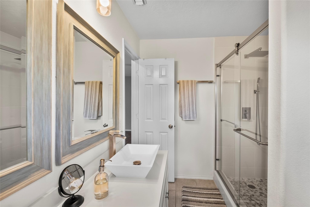 7806 Northfork Hollow Lane - Photo 9