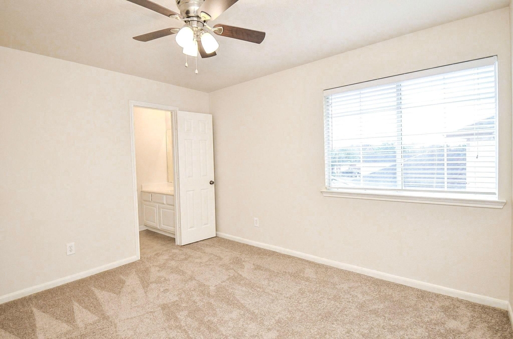 21415 Sierra Bend Drive - Photo 13