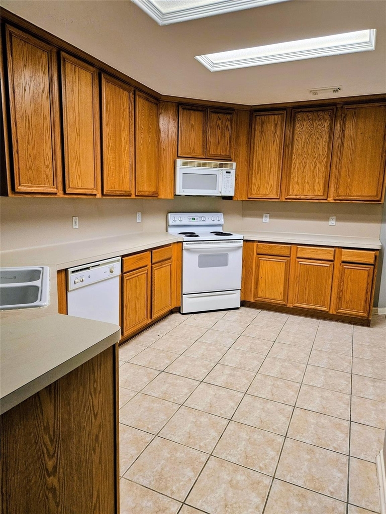 2419 Floral Ridge Drive - Photo 4