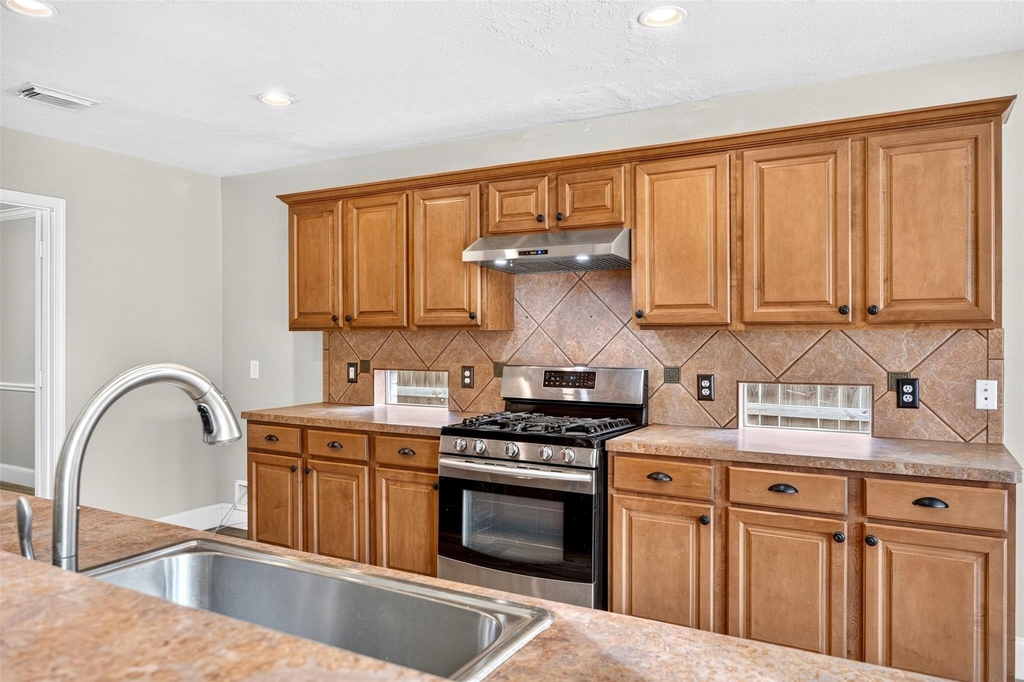 7603 Kenmark Court - Photo 16